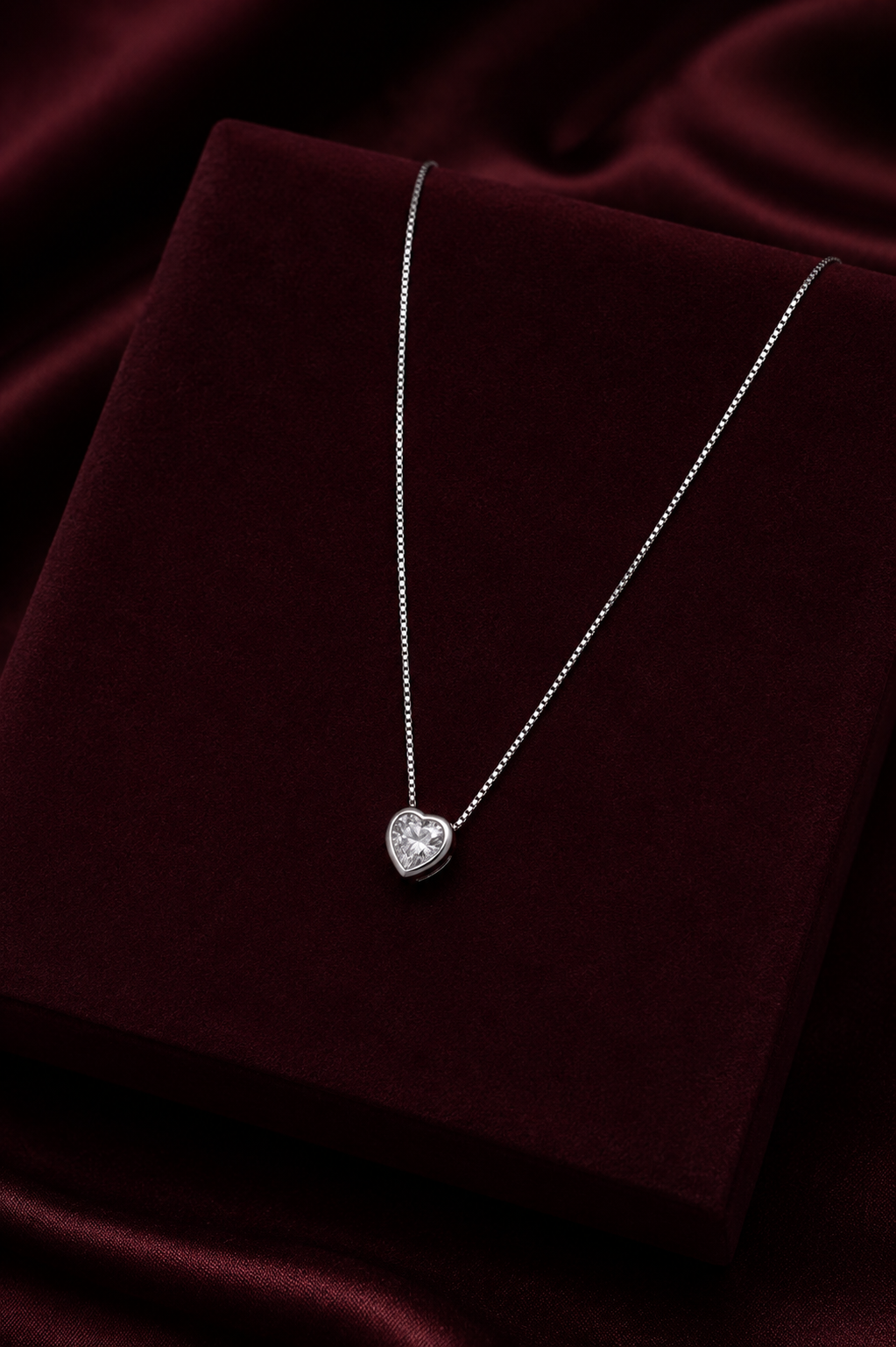 925 Sterling Silver Amour Heart Pendant Necklace