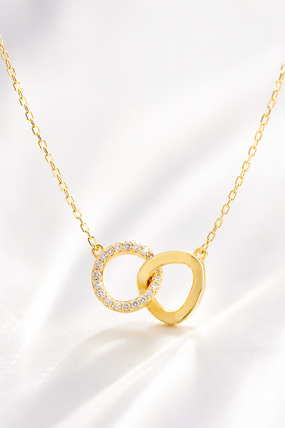 925 Sterling Silver Interlocking Circle Pendant Necklace